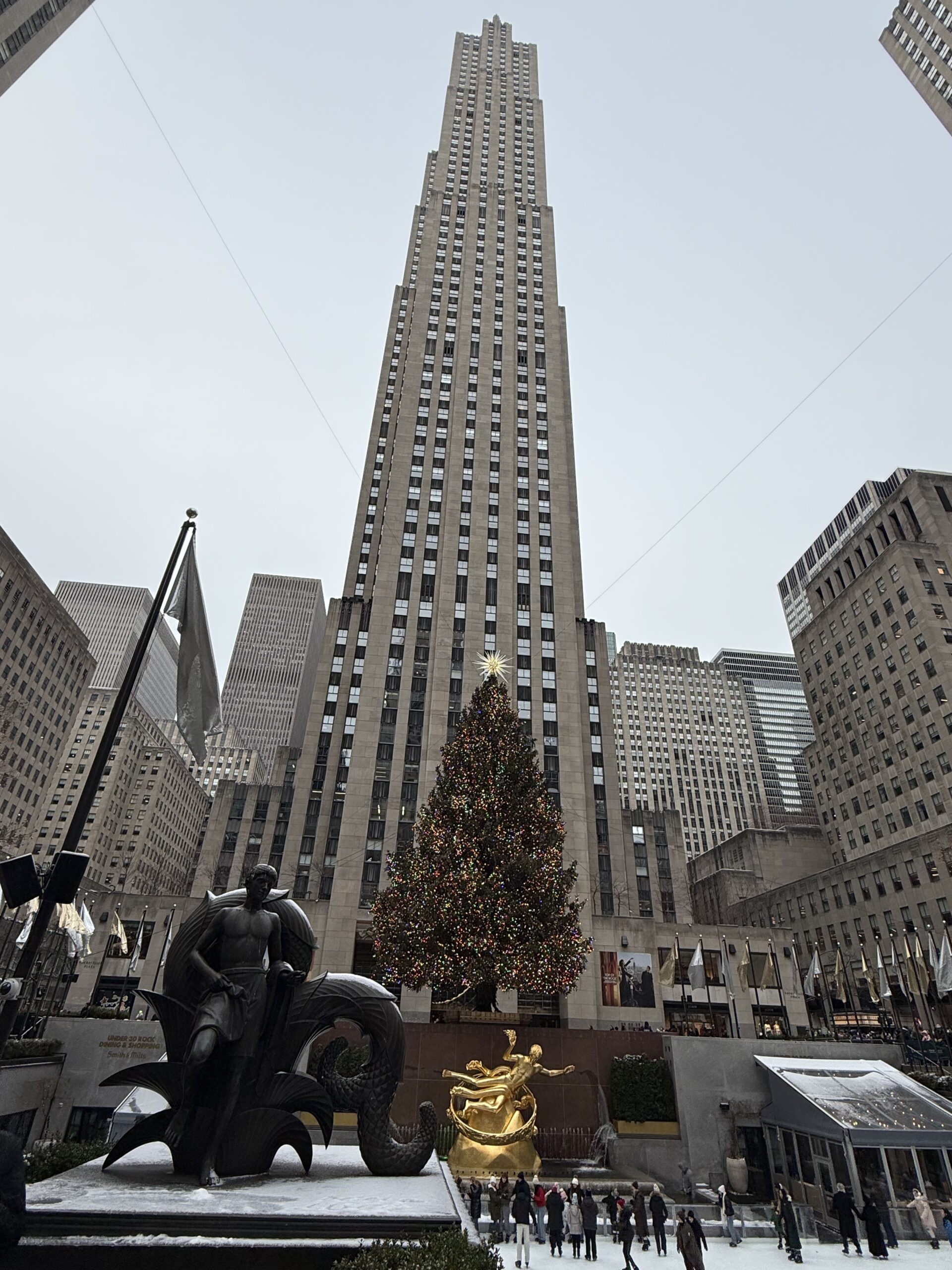 Manhattan, New York — un grand sapin de Noël