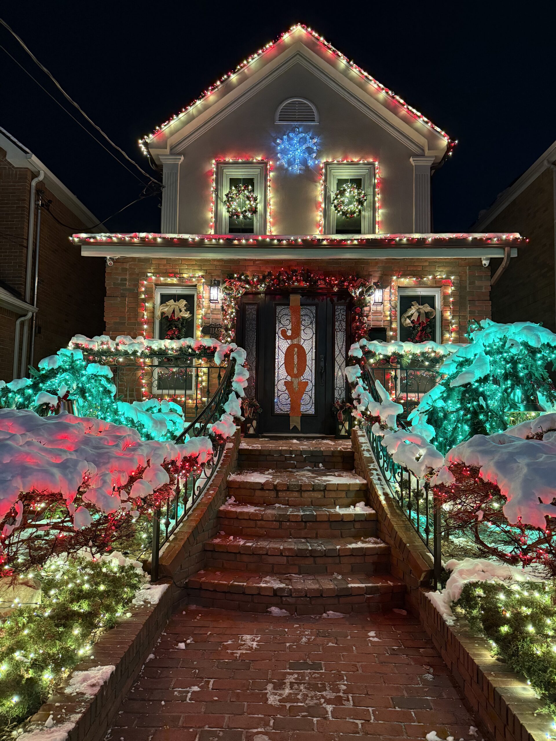 Brooklyn, New York — a house decorated for christmas with lights and decorations
