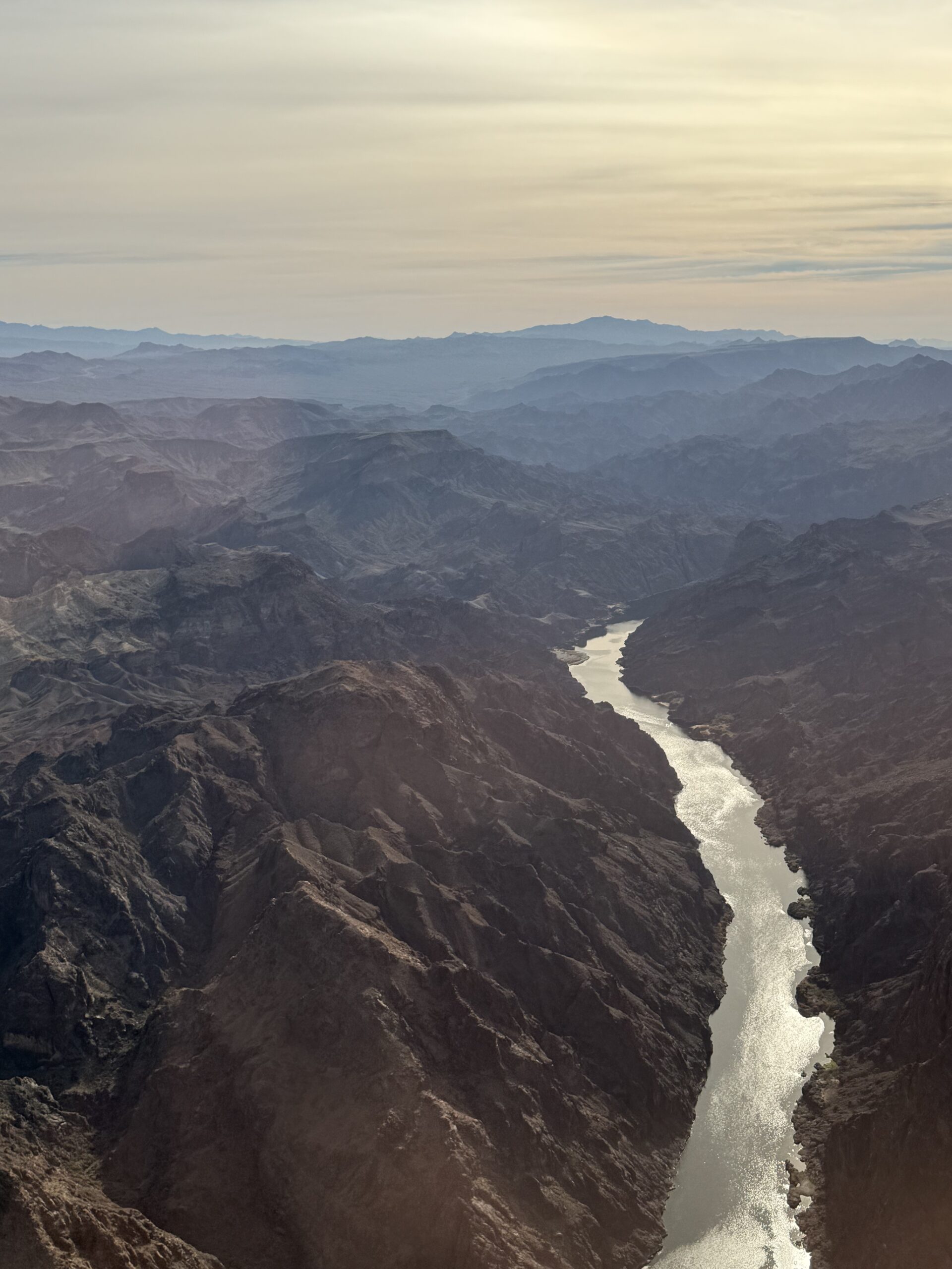 Arizona — la rivière Colorado vue du ciel