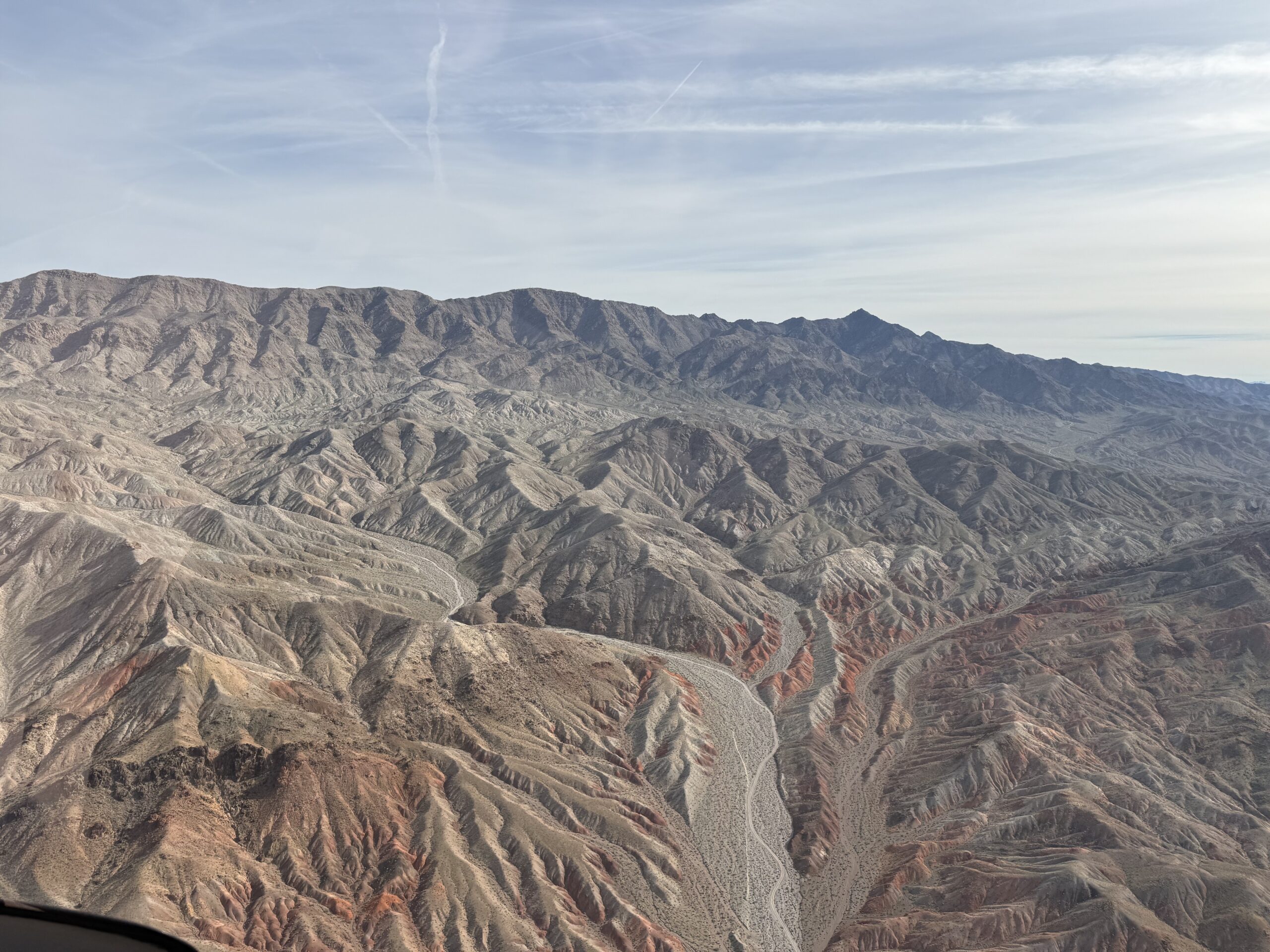 Arizona — une vue d'une chaîne de montagnes depuis un avion