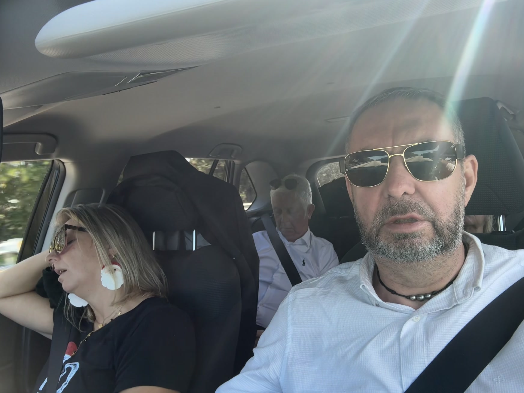 Port Saint Lucie — un homme et une femme dans une voiture