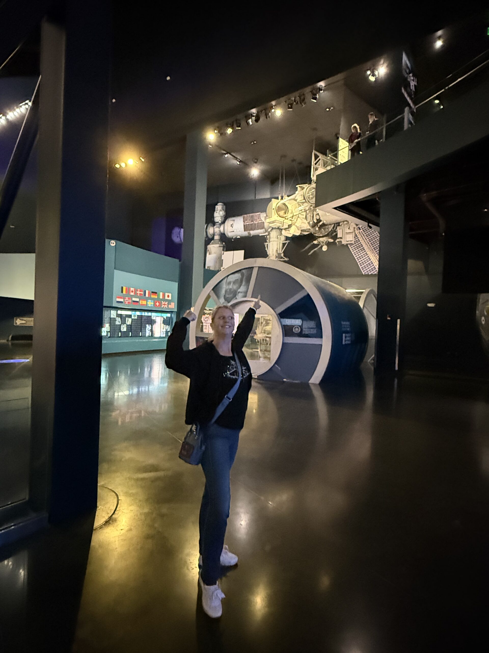 Merritt Island — un homme prenant une photo d'une navette spatiale