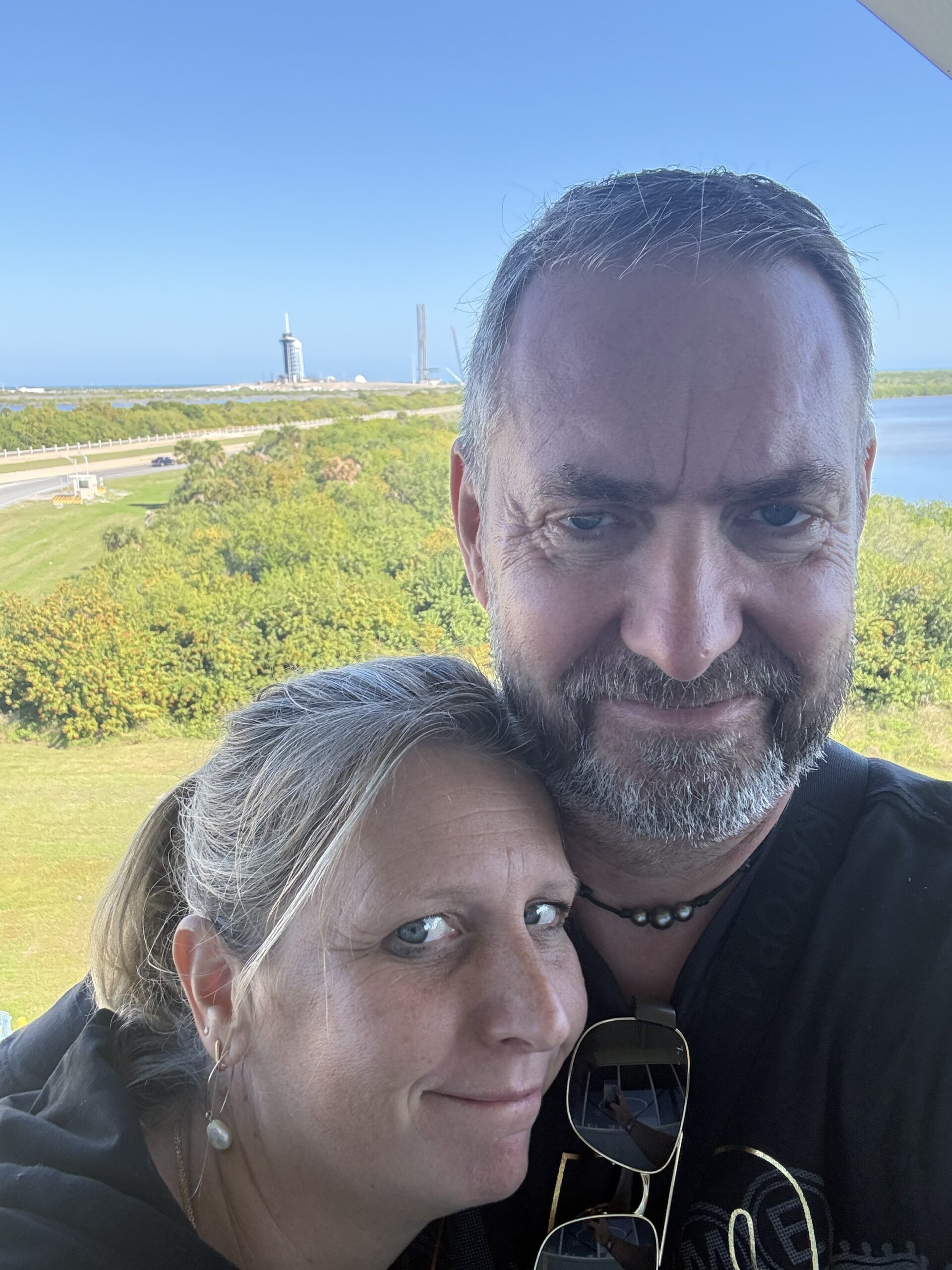 Merritt Island — un homme et une femme prennent un selfie