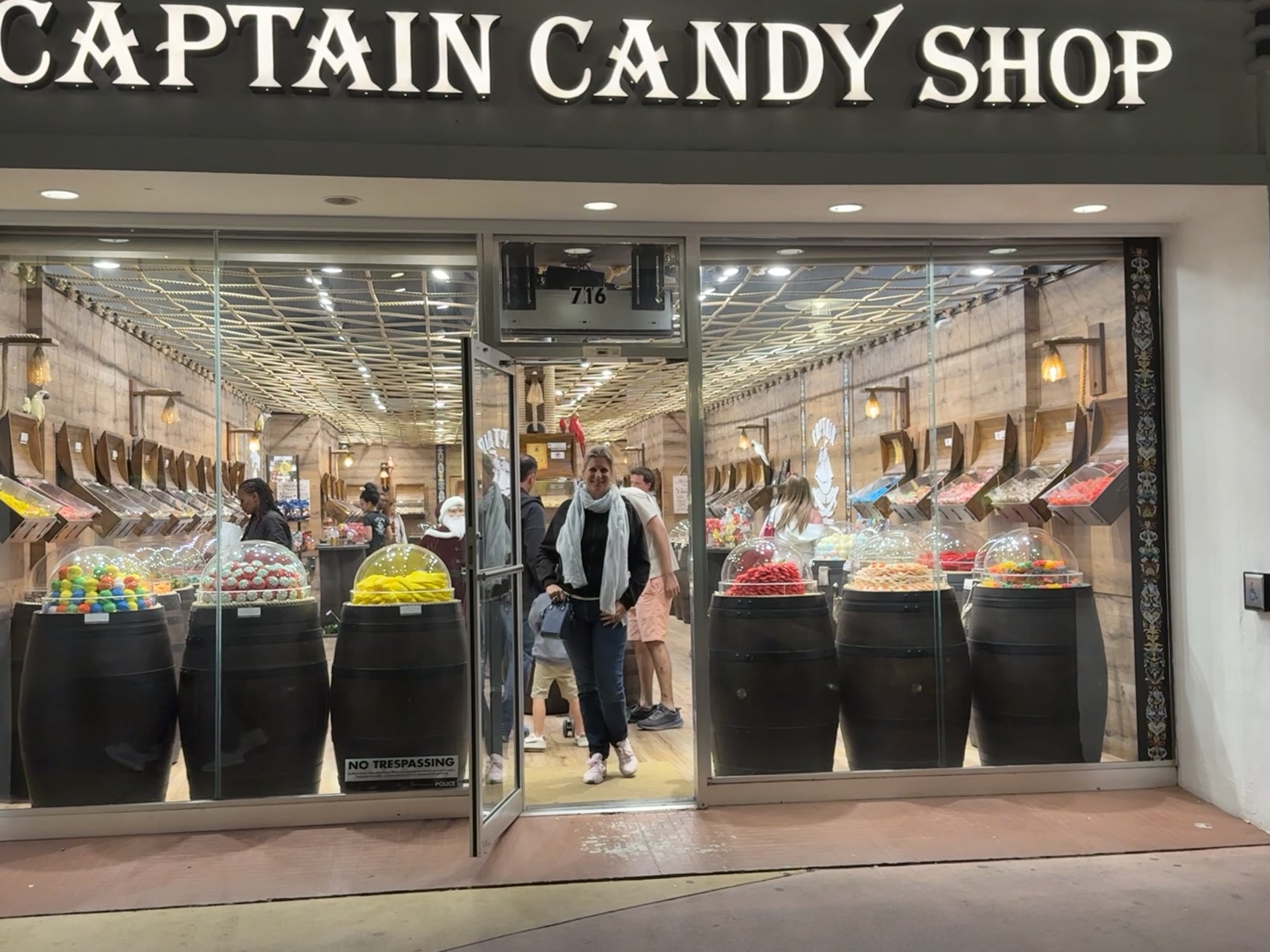 boutique de bonbons Captain dans le centre commercial
