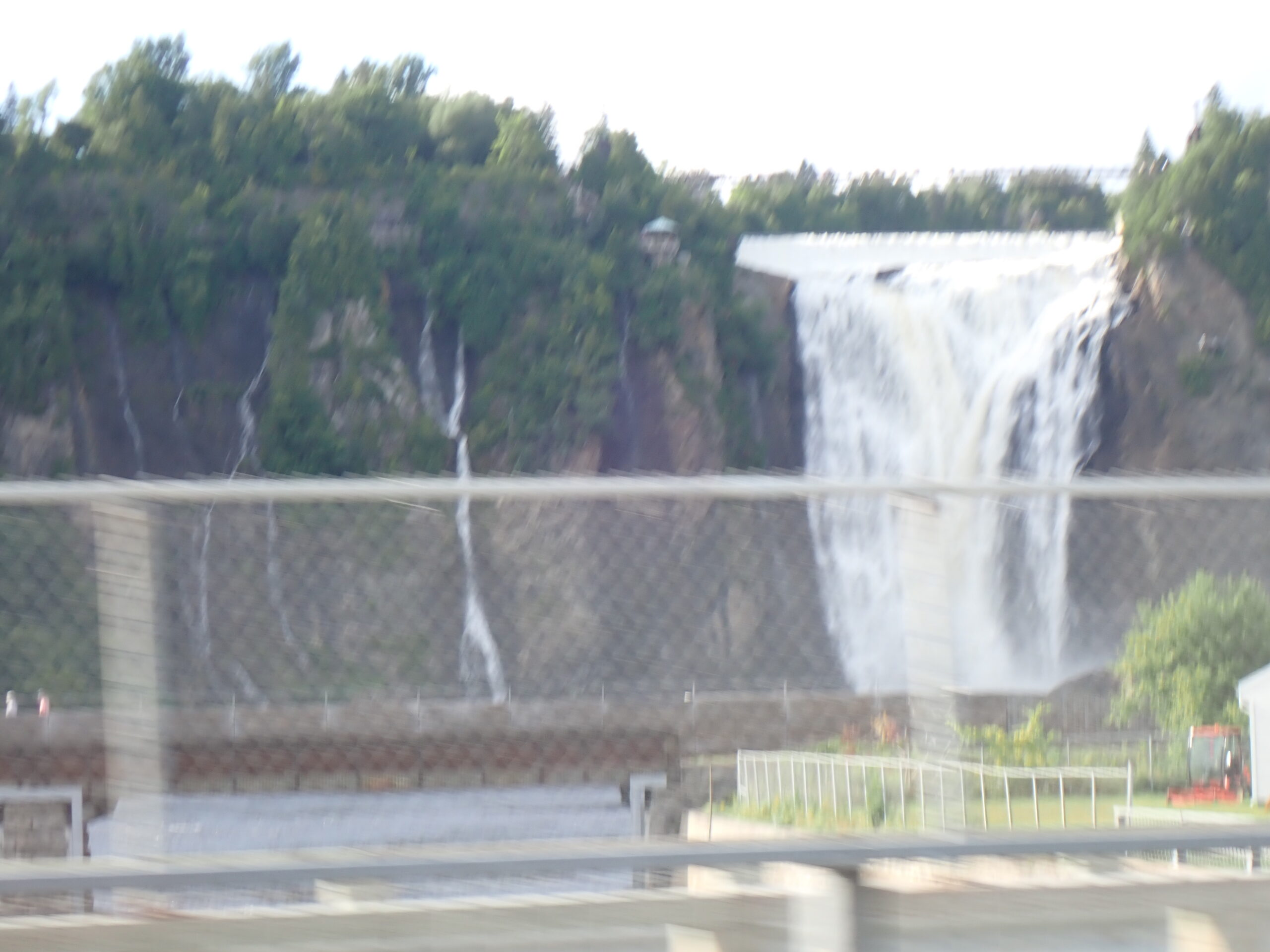 une grande cascade